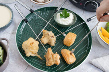 Vegetarisches Fondue mit Teig