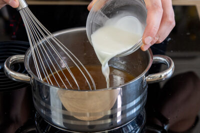 Sauce mit Speisestärke binden
