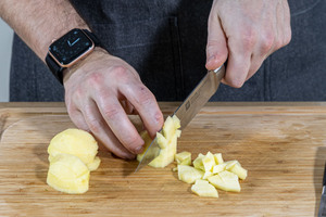 Apfel klein schneiden