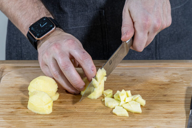 Apfel klein schneiden