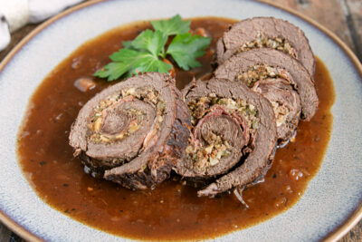 geschmorter Hirschrollbraten