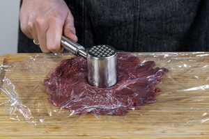 Hirschrouladen plattieren