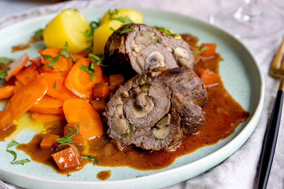 Rinderrouladen im Backofen garen Rezept eat.de