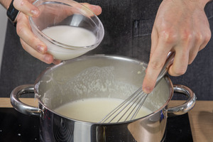 Käse mit Speisestärke andicken