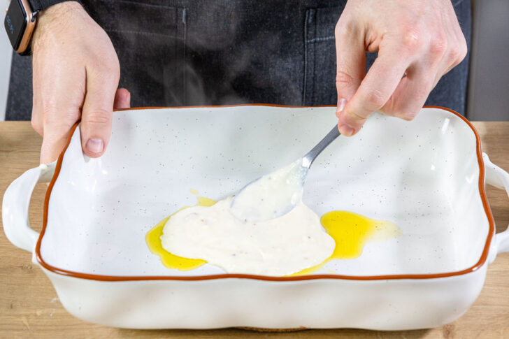 Bechamelsauce verteilen
