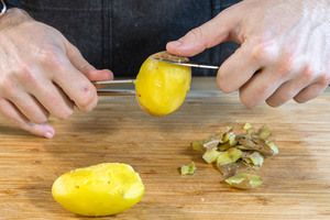 Kartoffeln pellen