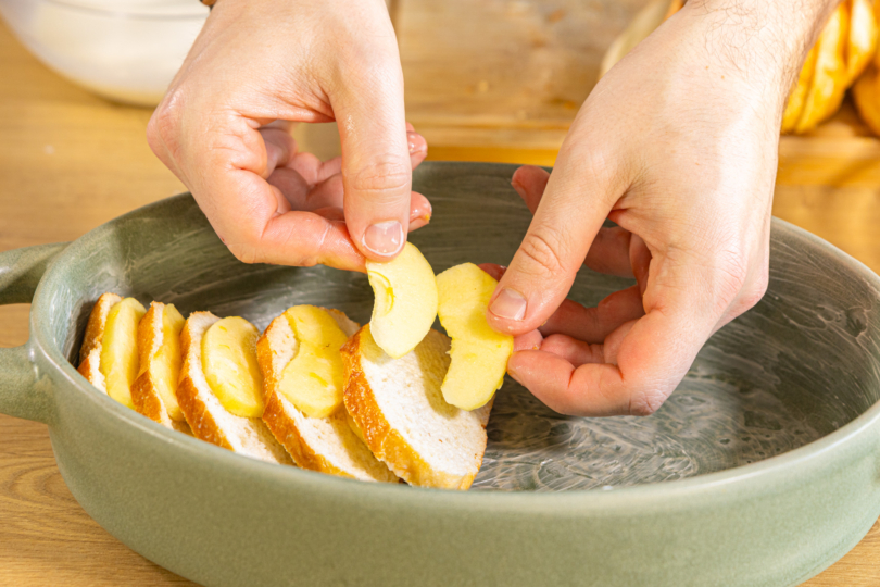 Äpfel und Brötchen schichten
