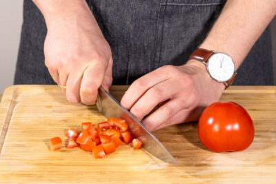 Tomate würfeln