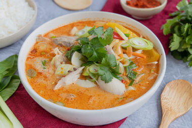 rotes Thai Curry mit Hähnchen
