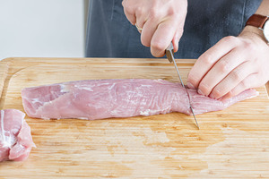 Kopf und Spitze vom Filet abschneiden