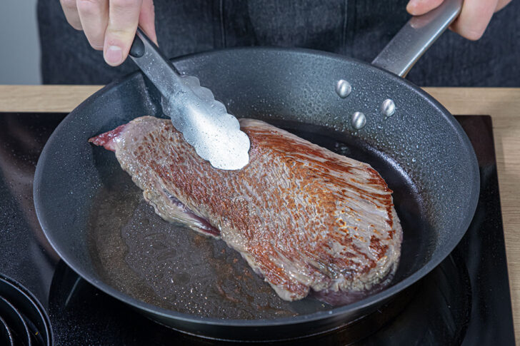 Straußenfilet in der Pfanne anbraten