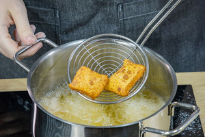 Kartoffelblattln in Öl ausbacken