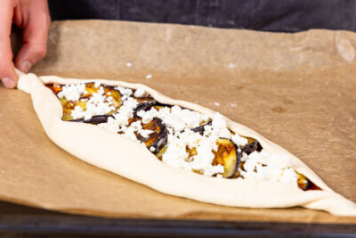 Rand der Pide einklappen