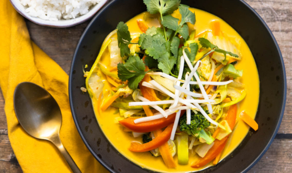 Vegetarisches Thai Curry mit gelber Currypaste
