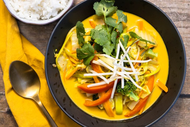 Vegetarisches Thai Curry mit gelber Currypaste