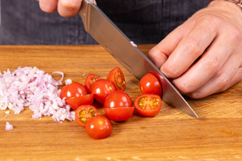 Tomaten halbieren