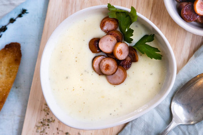 Kartoffelpüreesuppe aus Kartoffelbrei.