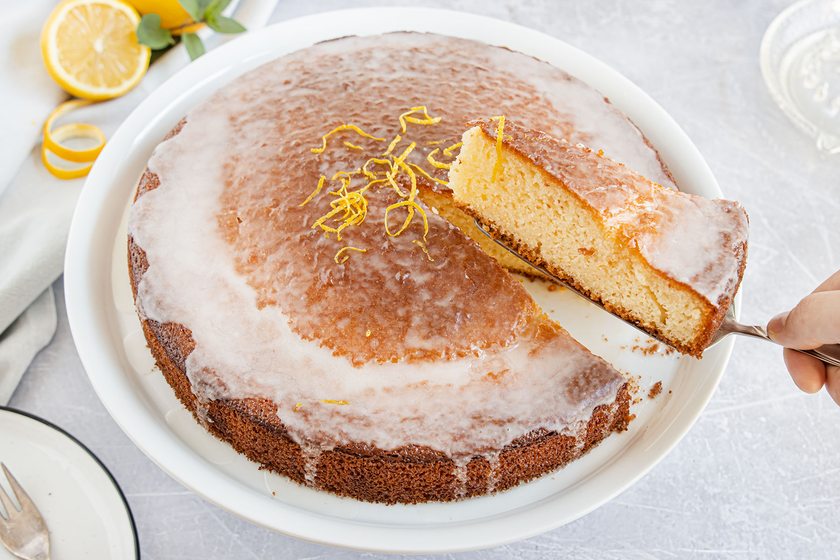 saftiger Zitronenkuchen aus der Springform