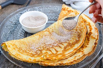 Eierkuchen servieren