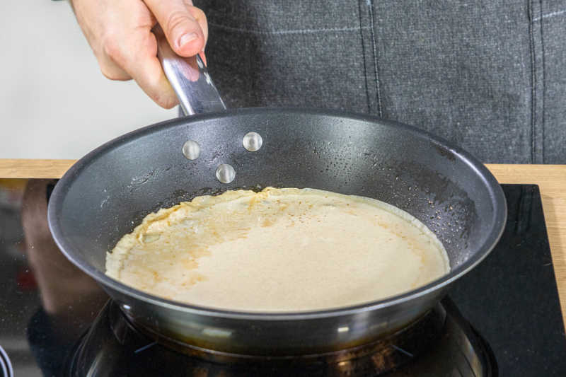 Einfache Dinkelmehl-Pfannkuchen mit Mineralwasser | Rezept - eat.de Einfache Dinkelmehl-Pfannkuchen mit Mineralwasser | Rezept - eat.de