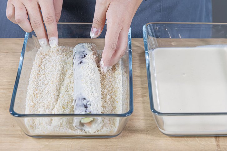 Sushirolle panieren
