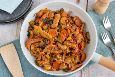 Gemüsepfanne mit Hähnchen