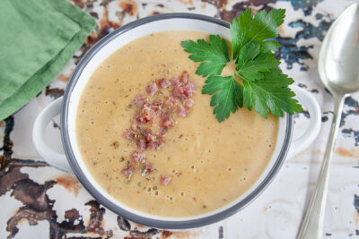 Kartoffelcremesuppe mit Speck