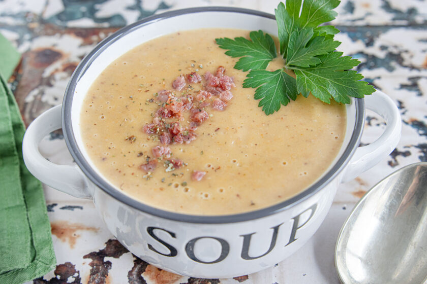 Kartoffelcremesuppe mit Speck