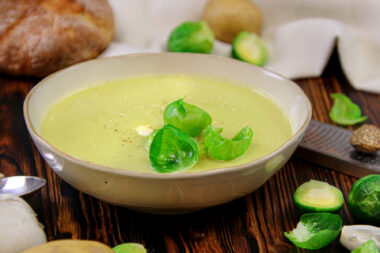 Rosenkohlsuppe mit Kartoffeln