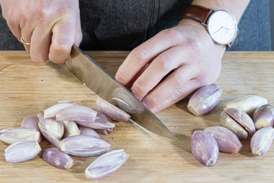 Einfache Rotwein-Schalotten-Sauce selbst zubereiten | Rezept Einfache Rotwein-Schalotten-Sauce selbst zubereiten | Rezept