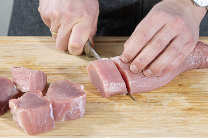 Filet in Medaillons schneiden