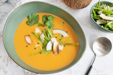 Süßkartoffelsuppe mit Kokosmilch
