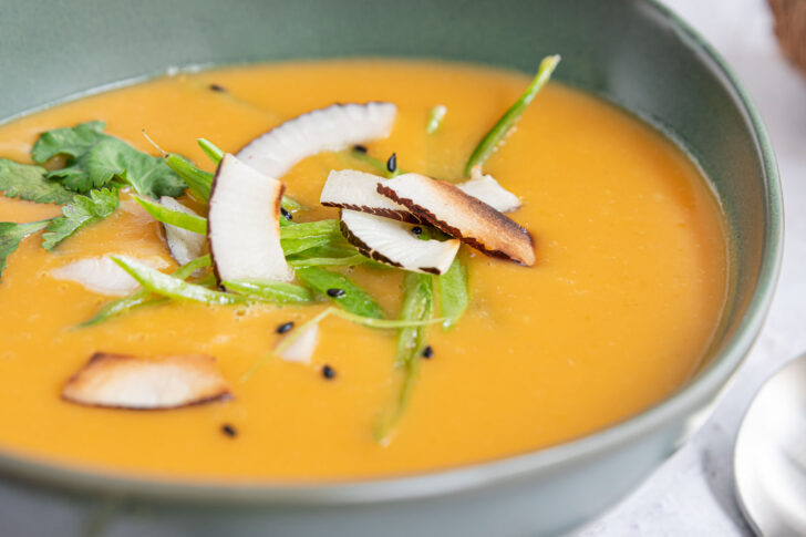 Süßkartoffelsuppe mit Kokosmilch