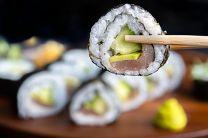 Futo Maki Sushi mit Thunfisch