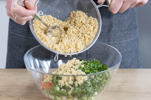 Bulgur dazugeben.