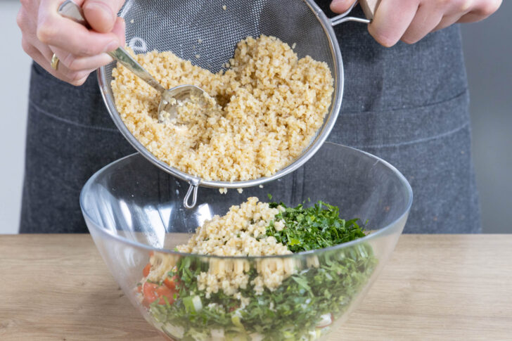 Bulgur dazugeben.