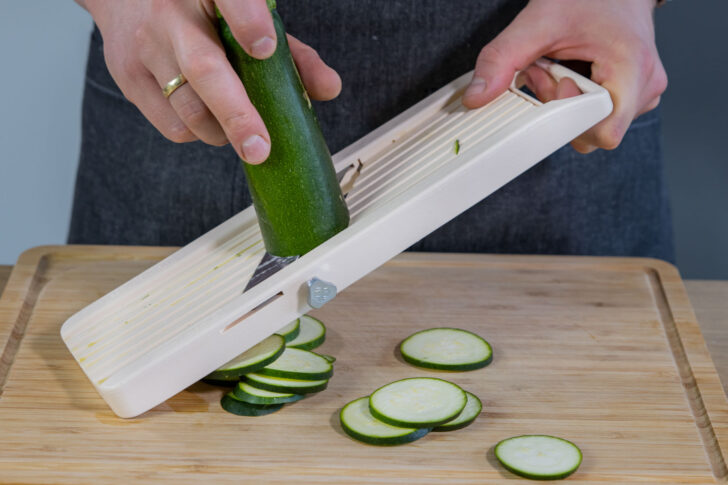 Zucchini hobeln