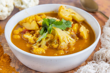 Veganes Blumenkohlcurry mit Kokosmilch