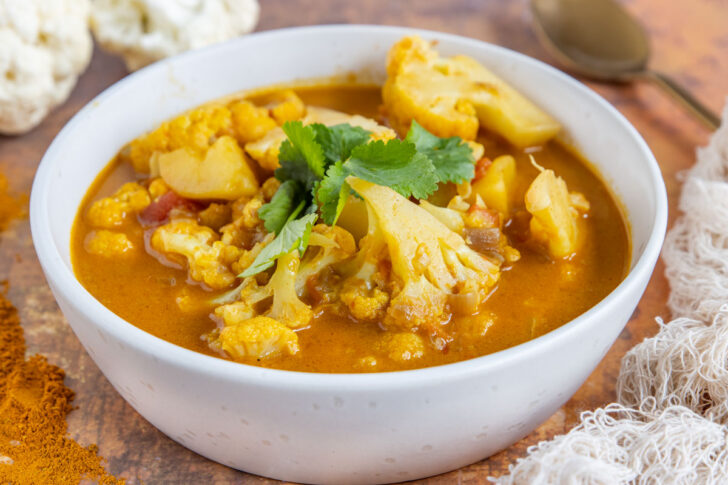 Veganes Blumenkohlcurry mit Kokosmilch