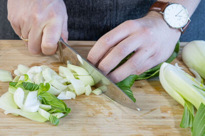 Pak Choi klein schneiden
