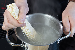 Ramen Nudeln kochen