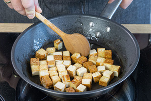 Räuchertofu anbraten