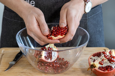 Granatapfel entkernen
