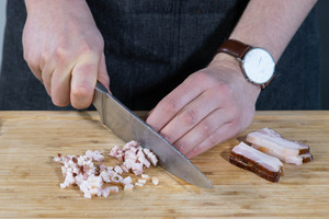 Speck würfeln.