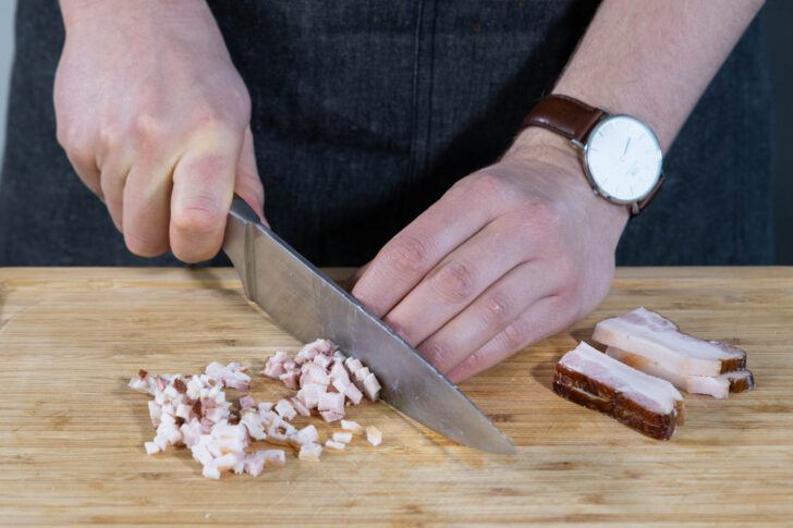 Speck würfeln.