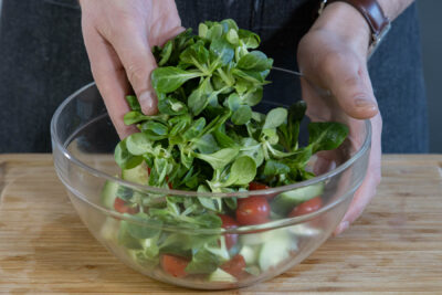 Feldsalat dazugeben.