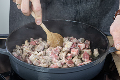 Fleisch anbraten