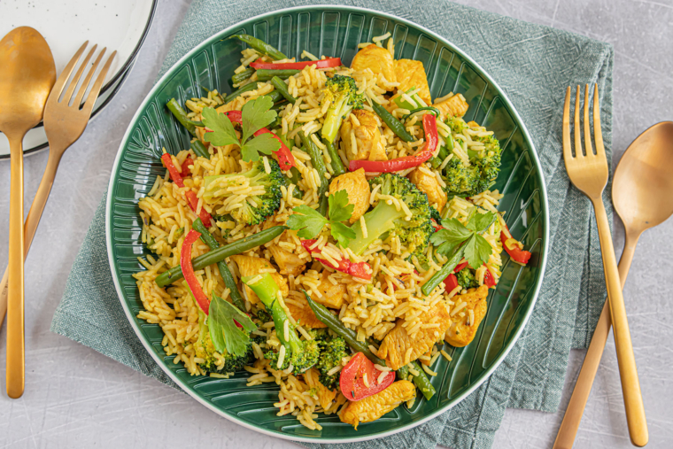 Leichte Hähnchen-Gemüse-Reispfanne | Rezept - eat.de