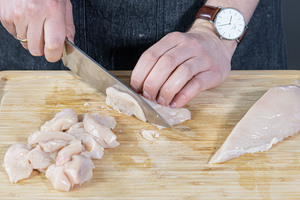Hühnchen schneiden