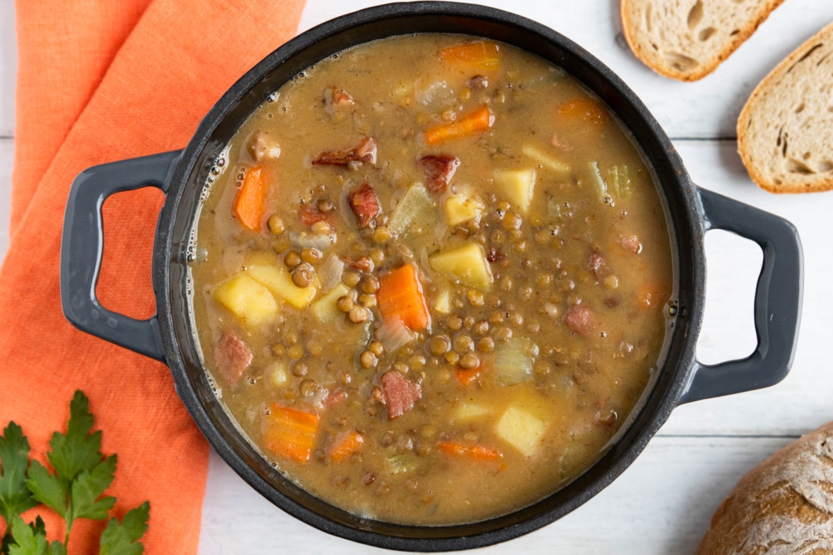 Omas Linseneintopf mit Kassler | Rezept - eat.de